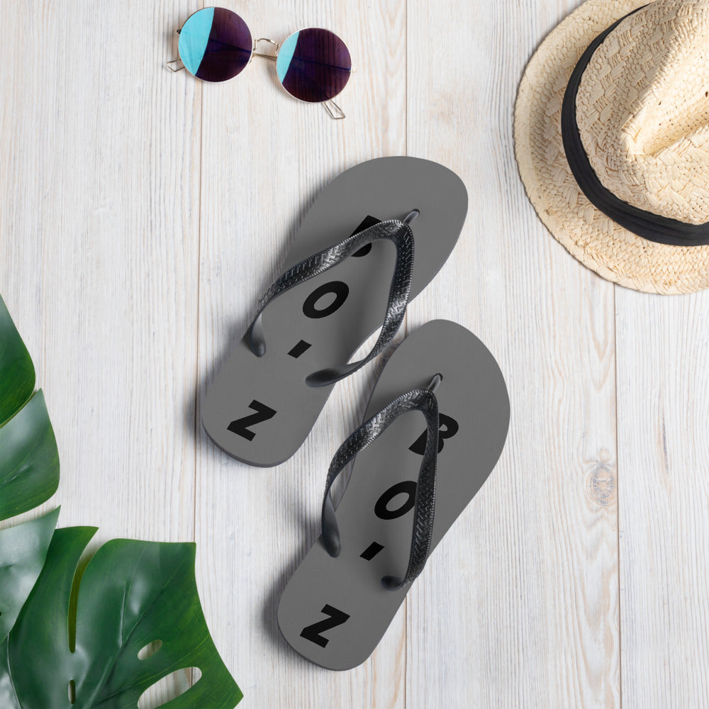 Tongs gris foncé
